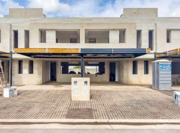 Casa · 140m² · 4 Ambientes · 2 Cocheras · Casa en Solares de Manantiales