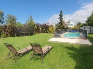 Casa · 199m² · 4 Ambientes · 2 Cocheras · Alquiler Casa en La Asuncion, Amueblada C/piscina