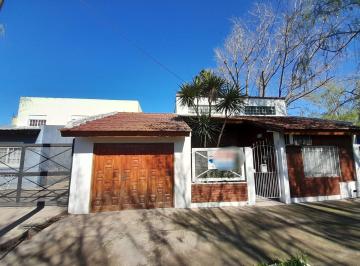 Casa · 80m² · 3 Ambientes · 1 Cochera · Casa 3 Ambientes Venta Tristan Suarez Apto Credito