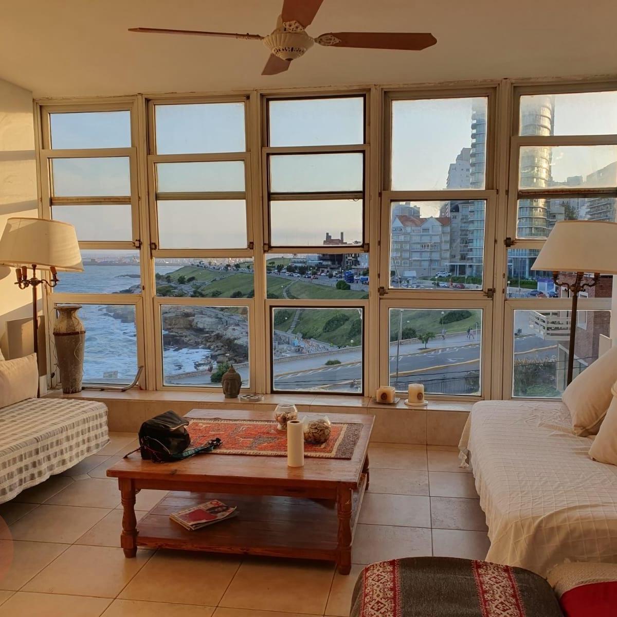 Departamento de 3 ambientes en alquiler en zona Varese con vista al mar