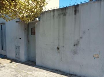 Casa de 4 ambientes, Tres de Febrero · Casa 4 Amb C/garage Patio y Terraza