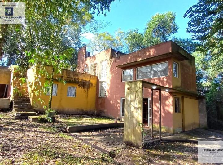 Casa · 233m² · 6 Ambientes · 1 Cochera