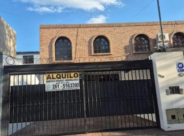 Casa de 6 ambientes, Ciudad de Mendoza · Alquilo Hermosa Casa en Sexta Seccion de La Ciudad de Mendoza