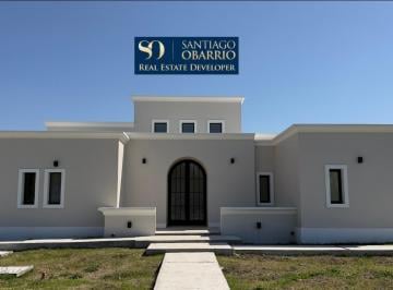 Casa · 199m² · 4 Ambientes · 4 Cocheras · Venta Importante Casa a Estrenar | Medal Country Club | Una Planta