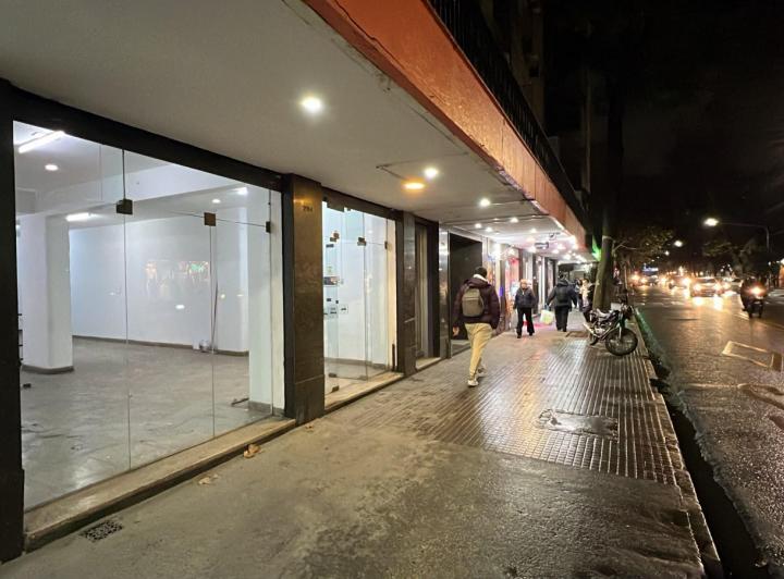 Local comercial · 121m² · 1 Ambiente