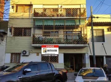 Departamento de 3 ambientes, Lanús · Excelente Departamento de 3 Ambientes a m. de Av J. D. Peron!