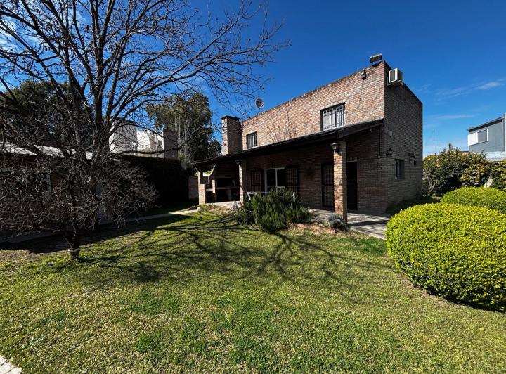 Casa · 60m² · 3 Ambientes · 1 Cochera