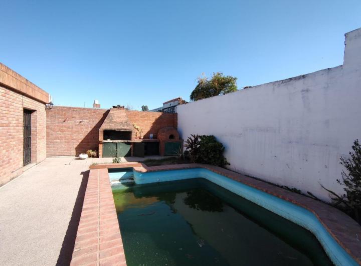 Casa · 170m² · 7 Ambientes · 1 Cochera