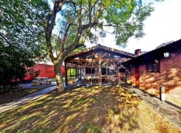 Casa · 300m² · 4 Ambientes · 1 Cochera · Venta Casa 4 Ambientes Amplio Jardin y Pileta en Ituzaingó