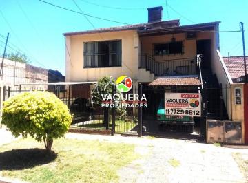 Casa · 140m² · 5 Ambientes · 1 Cochera · Lote 10x45 - 4 Dorm - 2 Baños - Jardin - Pileta.