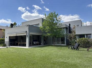 Casa · 310m² · 5 Ambientes · 6 Cocheras · Casa en Alquiler Temporal Desde El 11 de Enero en Barrio Cerrado Buenos Aires Village, Bella Vista