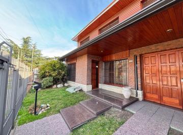 Casa de 6 ambientes, Quilmes · Chalet de 6 Ambientes, Gran Categoria