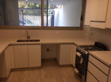 Casa · 220m² · 7 Ambientes · 2 Cocheras · Alquiler de Casa en Condominio, 3 Suites y Dependencia!