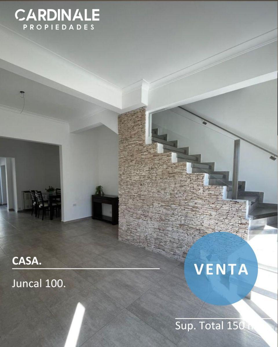 Casa a la venta de 3 dormitorios, ubicada en calle Juncal al 100