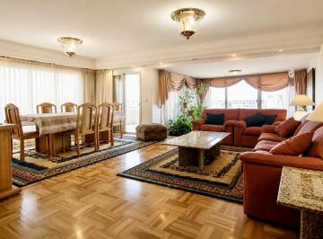 Departamento · 220m² · 7 Ambientes · 2 Cocheras · Venta de Apartamento de 4 Dorm. con Balcón en Punta Carretas, Montevideo