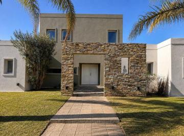 Casa de 4 ambientes, Escobar · Venta Casa de 4 Ambientes con Dependencia en Haras Santa Maria Los Eucaliptos