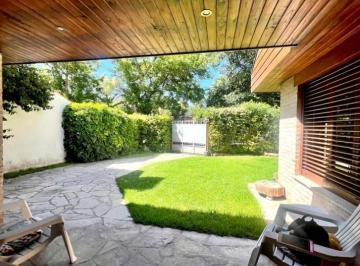 Casa · 148m² · 4 Ambientes · 2 Cocheras · Venta Playa Grande ¡Nuevo Valor Chalet 4 Amb, Parque, Garaje,.cons