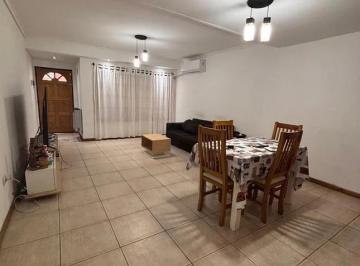 Casa de 5 ambientes, Vicente López · Triplex en Carapachay