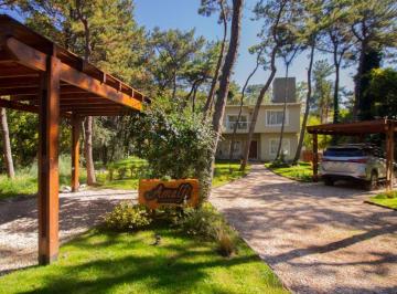 Casa de 6 ambientes, Mar de las Pampas · Amalfi – Mar de Las Pampas - Casa 4 Dorm. con Pileta