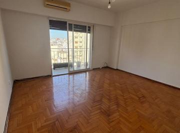 Departamento · 50m² · 3 Ambientes · 3 Ambientes Al Frente con Balcon! Vista Totalmente Despejada! Medrano y A. Corrientes
