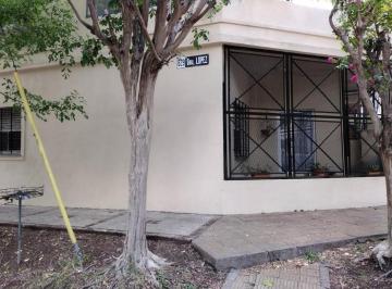 PH de 4 ambientes, Tres de Febrero · Casa de Dos Dorm., Quincho, Parrilla, Garage en Dos Plantas.