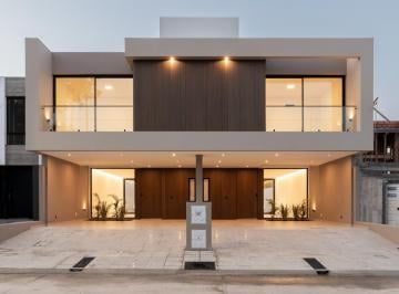 Casa · 180m² · 4 Ambientes · 2 Cocheras · Venta Dúplex Premium a Estrenar en Campo Chico
