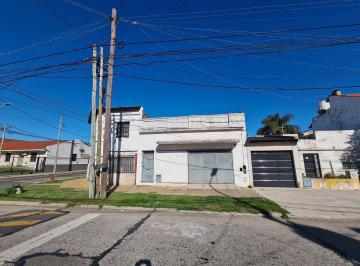 Casa · 95m² · 2 Ambientes · 1 Cochera · Casa Sobre Lote Propio de Esas Difíciles de Encontrar!