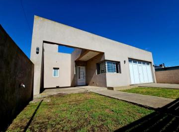 Casa · 102m² · 2 Ambientes · 2 Cocheras · Casa en Venta Barrio Felix U. Camet