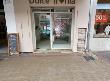 Local comercial de 3 ambientes, La Plata · Local en Alquiler en La Plata! Calle 10 E/48 y 49