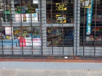 Local comercial · 20m² · 1 Ambiente · Ruiz de Los Llanos 1500. Local en Esquina Espacio Aéreo Prop