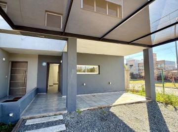 Casa · 203m² · 4 Ambientes · 2 Cocheras · Duplex Amplio, Luminoso y Super Completo!