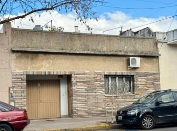Casa · 112m² · 5 Ambientes · 2 Cocheras · Marcos Sastre 5000 - Casa Sobre Lote Propio con Terraza