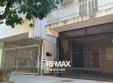 Casa · 371m² · 11 Ambientes · 2 Cocheras · Casa + 4 Departamentos Sobre Av - Macrocentro