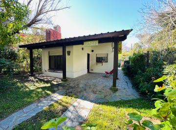 Casa de 3 ambientes, Villa Gesell · Hermosa Casa de Descanso a Pasos del Mar en Barrio Norte