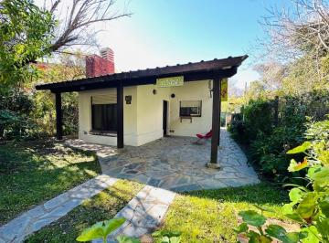 Casa de 3 ambientes, Villa Gesell · Casa de Descanso Para Alquiler Temporal a Pasos del Mar en Barrio Norte