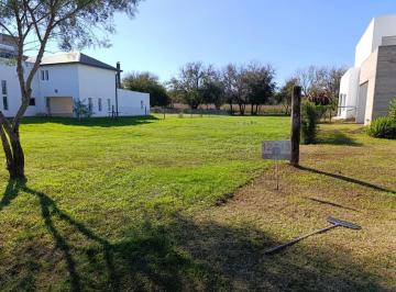 Terreno · 1385m² · Lote en Venta en Country Las Corzuelas, Unquillo