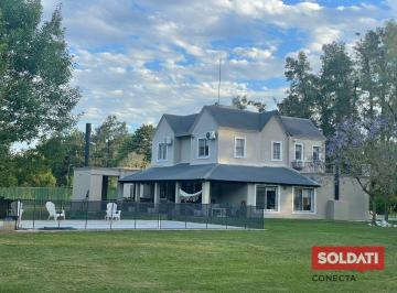Casa · 275m² · 8 Ambientes · 2 Cocheras · Casa Para Alquiler de Verano en Bella Vista - Diciembre Enero