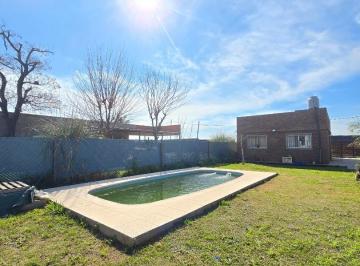 Casa · 50m² · 3 Ambientes · 2 Cocheras · Casa con Pileta - Dos Dorm.