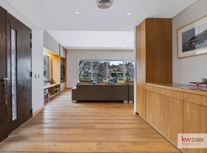 Casa · 1088m² · 6 Ambientes · 2 Cocheras
