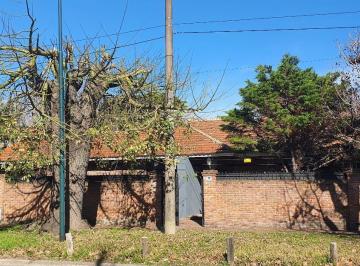 Oficina comercial · 210m² · 5 Ambientes · 2 Cocheras · Casa en Alquiler Para Oficinas / Estudio en Lomas de San Isidro