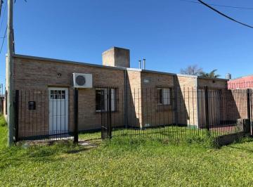 Casa de 4 ambientes, Santo Tomé · Oportunidad en Santo Tomé, Hermosa Casa de Dos Dorm. Lista Para Mudarse.