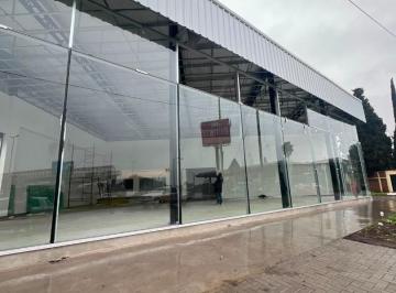 Local comercial · 640m² · 1 Ambiente · 5 Cocheras · Local, Deposito Ideal Concesionaria de Autos Todo Destino.