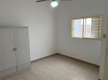 Casa de 5 ambientes, Córdoba · Alquiler - Casa de 2 Dorm. con Patio en General Paz