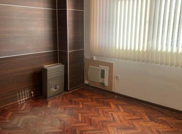 Oficina comercial · 34m² · 3 Ambientes · Venta Oficina Rivadavia 86 - 2 Priv + Baño Nqn