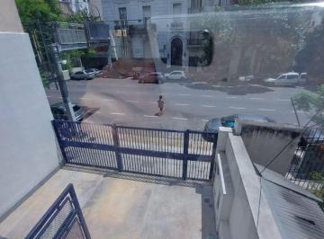 Depósito de 7 ambientes, Constitución · Av Independencia Al 900 y 9 de Julio. 350 m². 3 Plantas. 2 Cocheras. Todo Reciclado. Sin Expensas