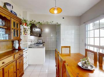 Casa · 160m² · 5 Ambientes · 1 Cochera · Casa en Venta en Olivos 5 Ambientes con Patio