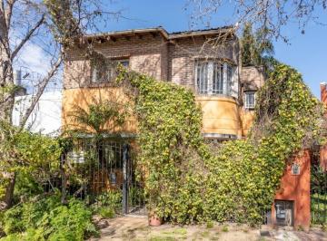 Casa · 150m² · 7 Ambientes · 1 Cochera · Casa de 4 Dorm. con Jardín en Florida Mitre