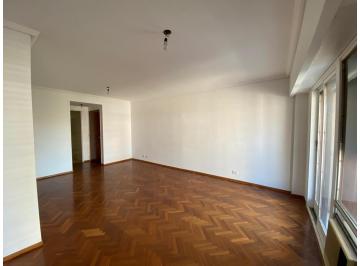 Departamento · 96m² · 4 Ambientes · 1 Cochera · Alquiler Cuatro Ambientes con Balcon Al Frente y Cochera
