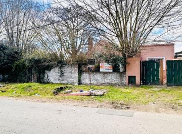 Casa en Venta de 5 ambientes Manuel B Gonnet · Casa de 4 Habitaciones Quincho y Pileta