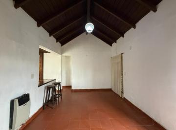 Casa · 55m² · 3 Ambientes · 2 Cocheras · Casa de Dos Dorm. en Alquiler City Bell